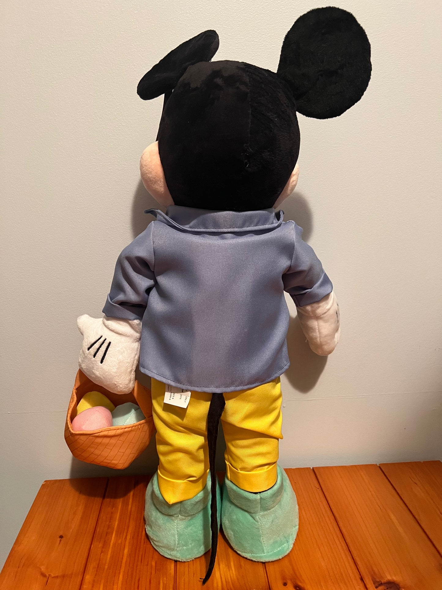 2022 Disney Mickey Mouse Easter Greeter